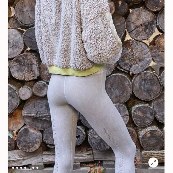 FREE PEOPLE | NWOT High-Rise 7/8 Length Good Karma Leggings in Ice Grey * - Picture 4 of 6